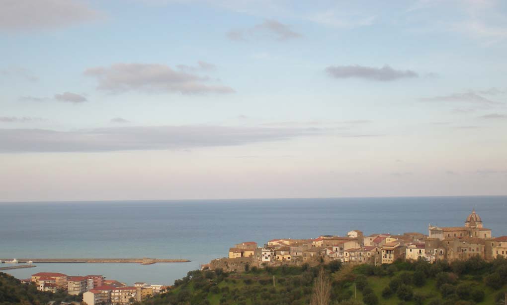 veduta di cariati in calabria dove vengono prodotti i liquori calabresi calabro